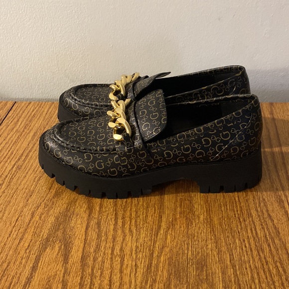 Guess Hillford Black PU Leather Gold Chain Platform Loafers - Picture 3 of 7